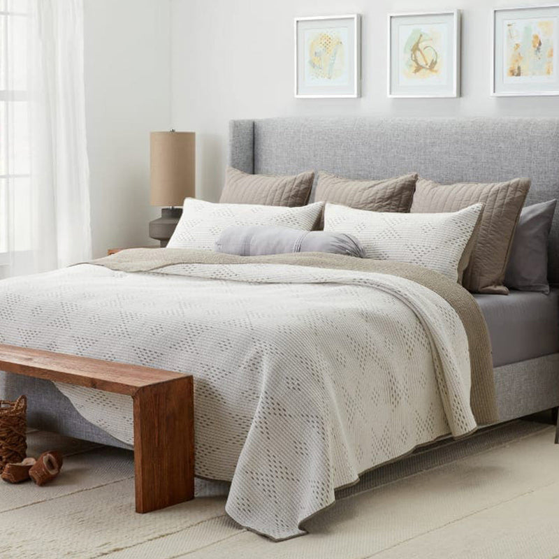 Is Sleeping Without A Pillow Bad for You?